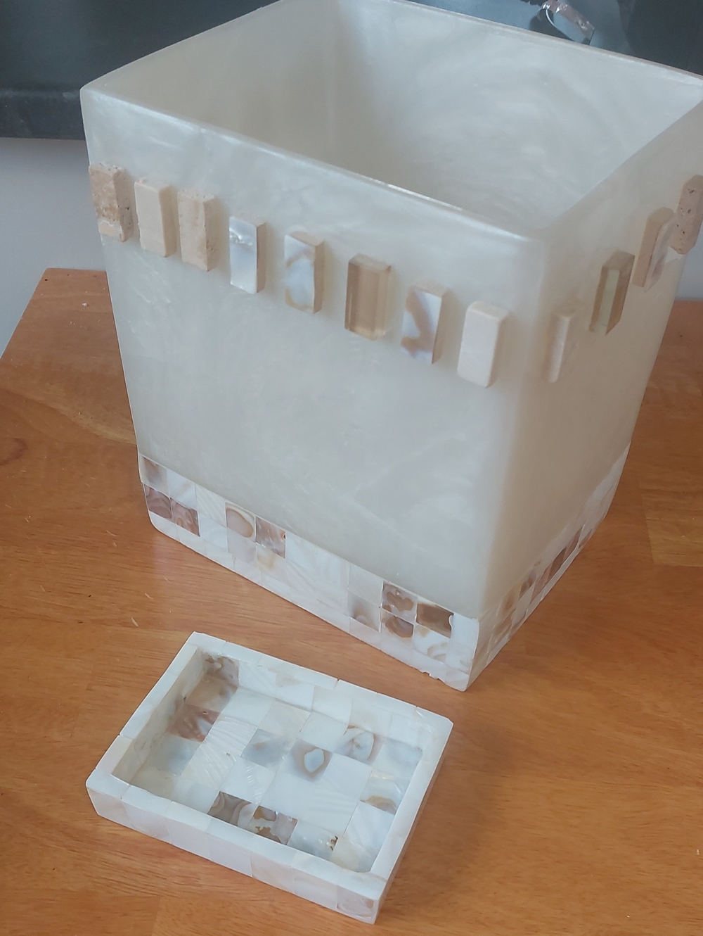 Vintage Capiz Mother of Pearl Bathroom Vanity Set Resin Trash Can Soap Dish